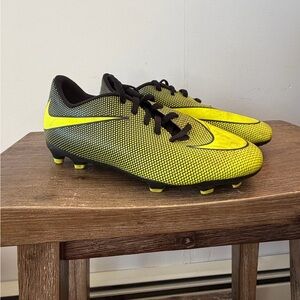 Nike youth Yellow and Black Soccer Cleats 5.5
